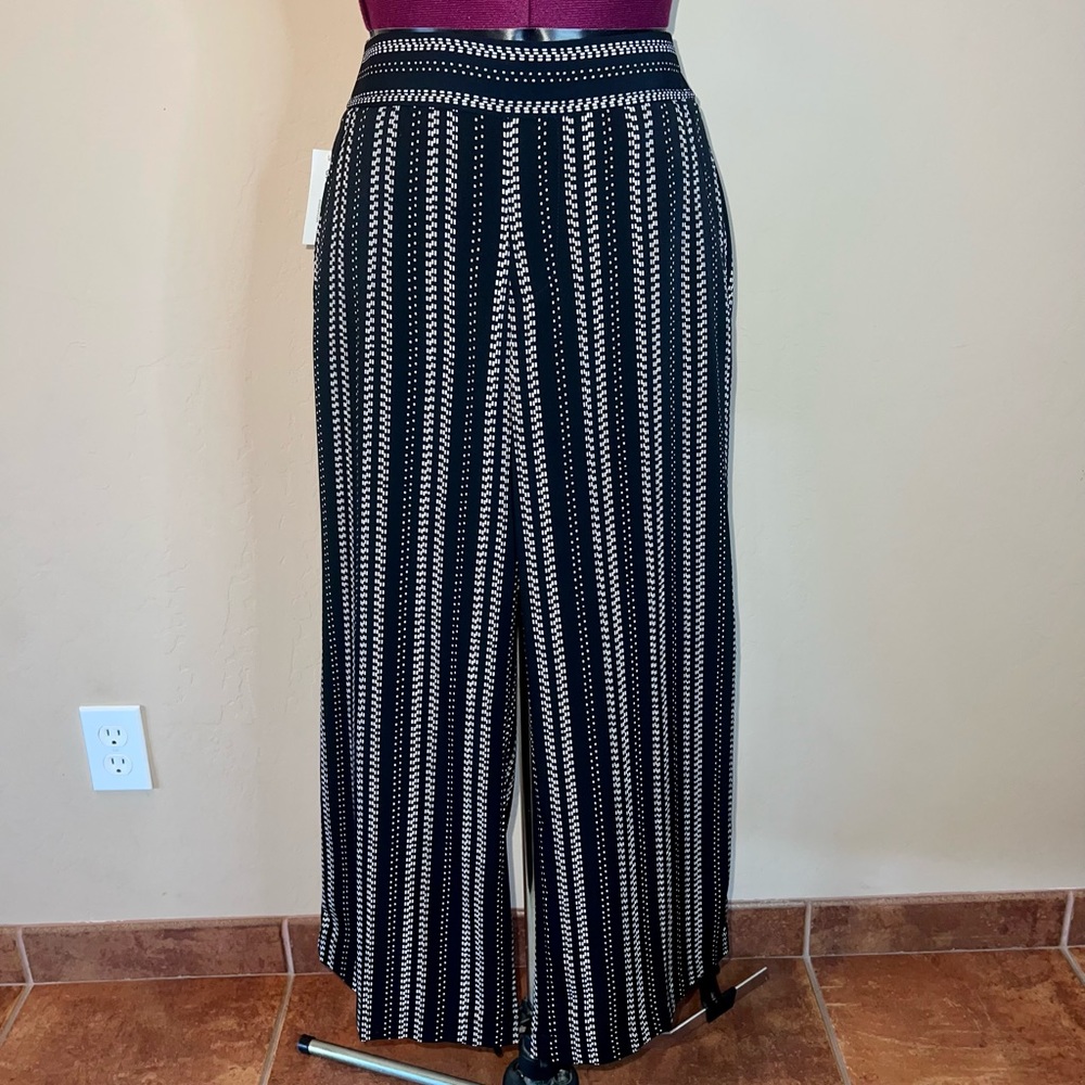 New Dressbarn Roz & Ali capri Palazzo Pants Black with Tan Medium